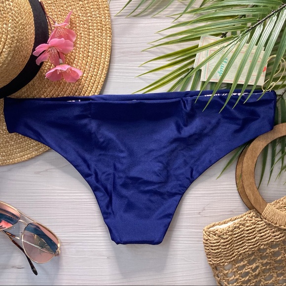 Maaji 🌊 Reversible Navy Blue Lilac Floral Bikini Bottoms 👙🍹💕 - Picture 3 of 10